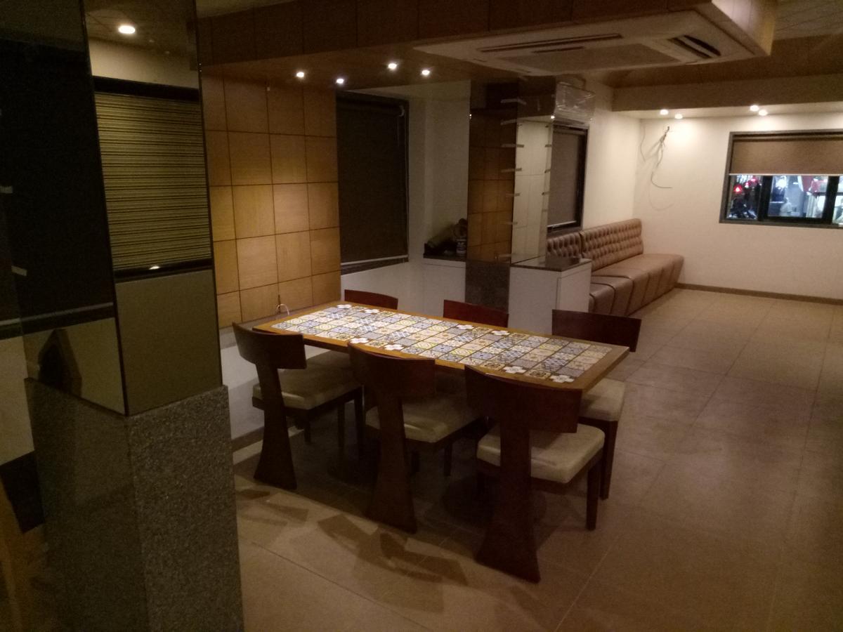 Hotel Umesh Daman Extérieur photo